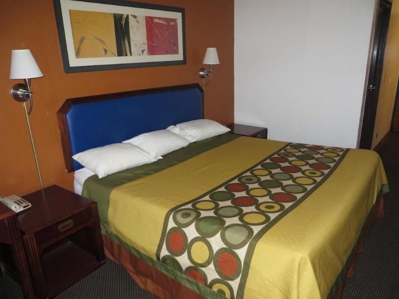 Super 8 By Wyndham Dixon Motel Eksteriør bilde